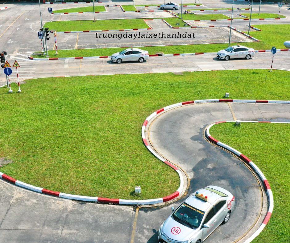 trung tâm dạy lái xe thành đạt