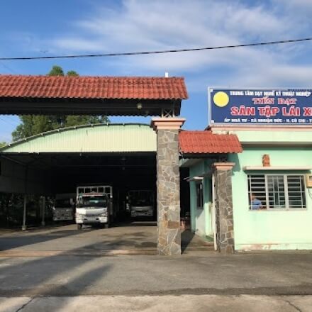 trường dạy lái xe ở tân phú